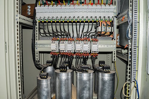 Cómo instalar un banco de condensadores